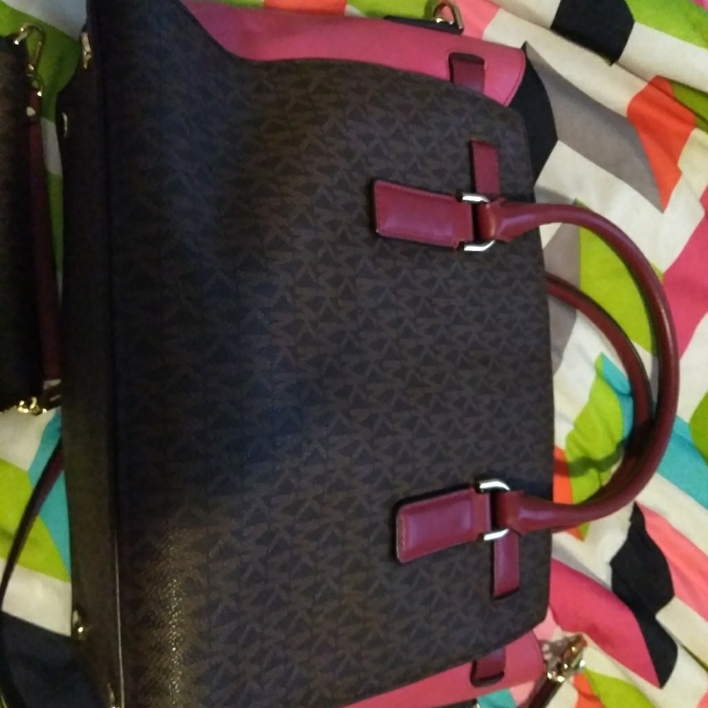 Authentic Michael Kors Purse And Wallet - image 8